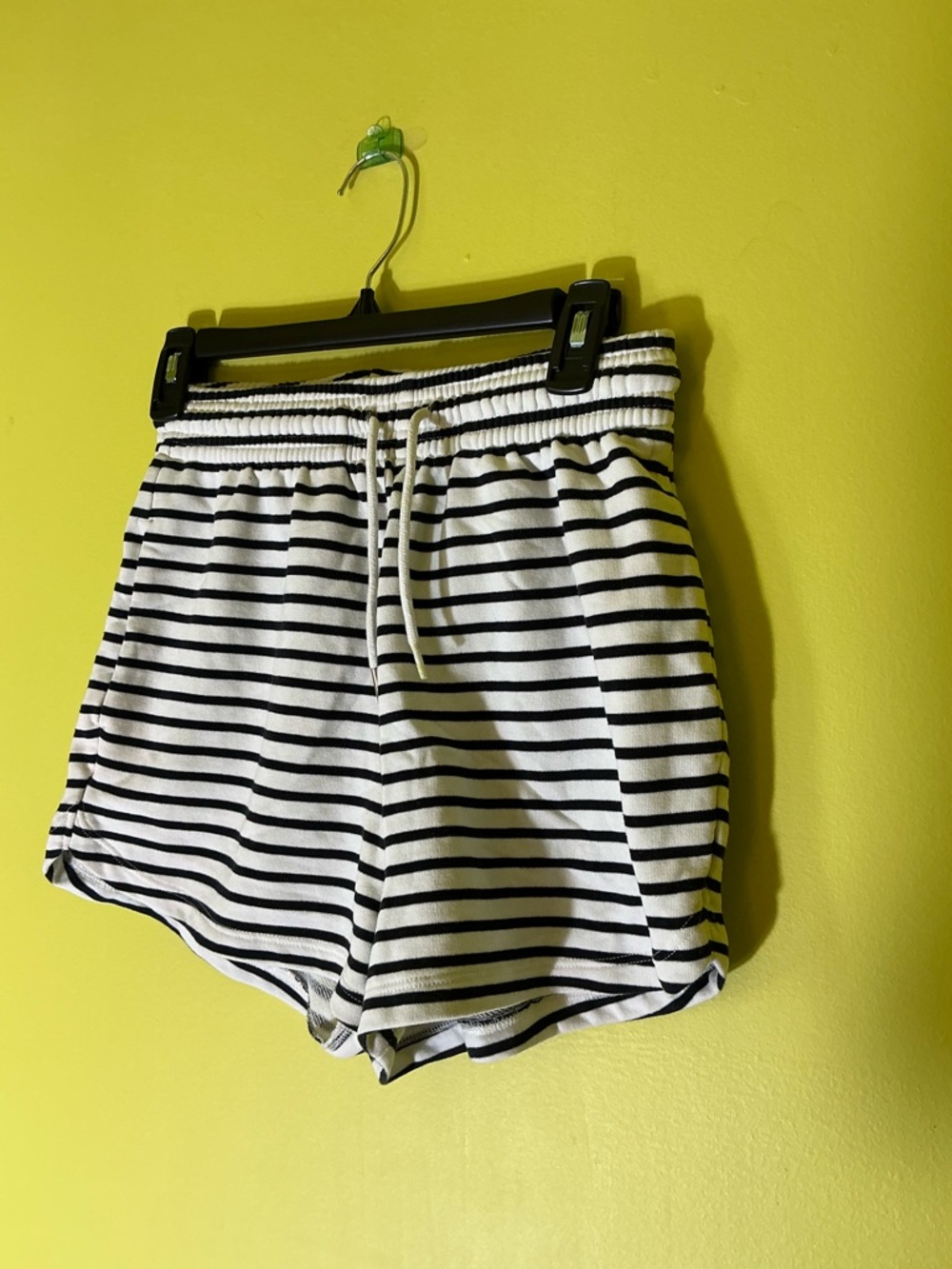 Striped Drawstring Women’s Shorts - Picture 3 of 5